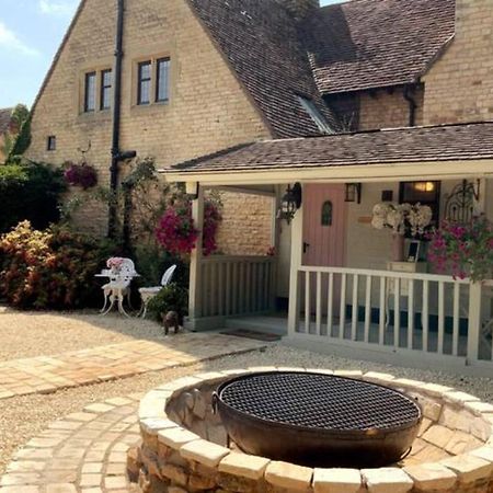 Piglet Lodge Pebworth 外观 照片